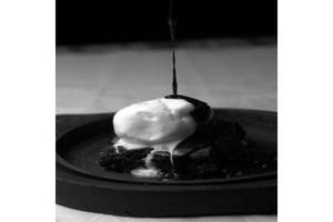 Sizzling Brownie With Ice Cream (1 Scoop)
