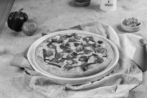 Paneer Tikka Butter Masala Pizza