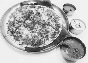 Onion Uttapam                                  