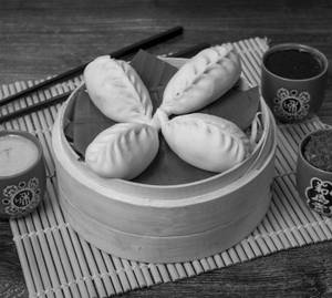 Chicken "Juicebomb"  Momos