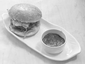 Chicken Burger In Schezwan