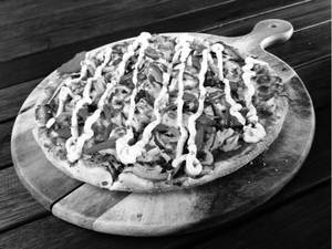 Peri Peri Chicken Pizza With French Fries And Soft Beverage