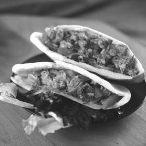 Harissa Chicken Pita Pocket - 2 Pita Pockets