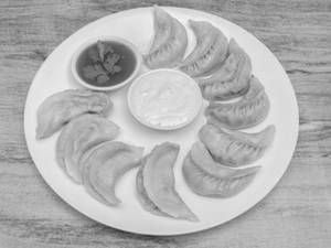 Chicken Steamed Momos (8 Pcs)    