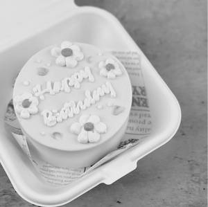 Eggless Butterscotch Carame Bento Cake [ 300 Grams ]