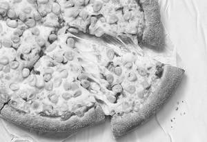 Chesse corn pizza