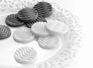 Pure Chocolate Creamy Milk & White (40 Pcs)