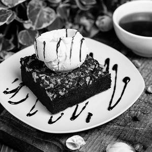 Sizzling Brownie With Ice Cream