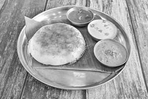 Ghee Pudi Thatte Idli 1pc