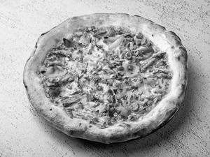 Bbq Chicken, Caramelised Onion, Roasted Peppers Pizza