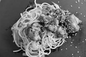 Schezwan Gobi Noodles Medium