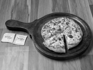 Deluxe Delight Pizza 
