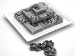 Akhrot Barfi
