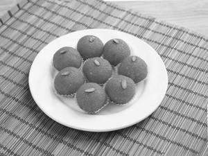 Motichor Laddu