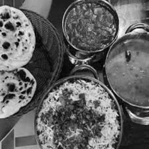 Paneer Kadhai + 3 Tandoor Roti + Dal Tadka + Half Jeera Rice