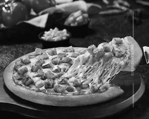 Chicken Cheese Burst Pizza