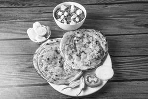 Rara Paneer + Garlic Paratha 2 Pcs. Combo