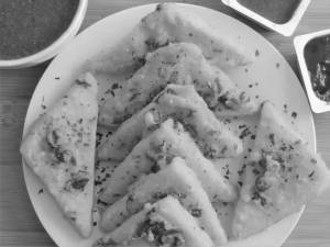 Bread Pakoda [1 Piece] With Chutney
