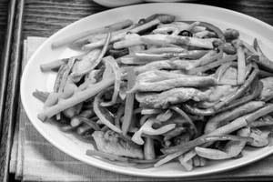 Shredded Chicken In Hot Garlic Sauce [serves 1-2] [300 Ml]