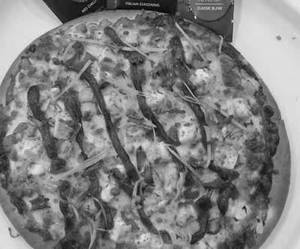 Tandoori Paneer Pizza
