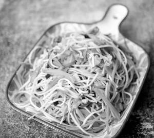 Schezwan veg noodles