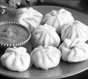 Delhi Special Veg Momos Steamed 8pcs