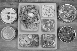 Lachha Parantha Thali