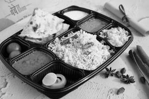 Veg Shahi Pulao Combo Thali