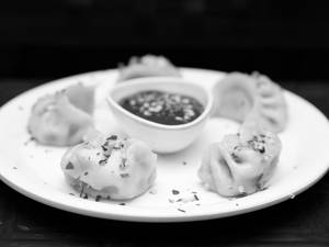 Veg Mix Momos [5 Pieces] 