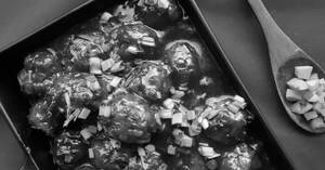 Veg Manchurian Gravy (8 Pcs)