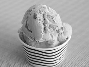 Strawberry Ice Cream (1000 ml)