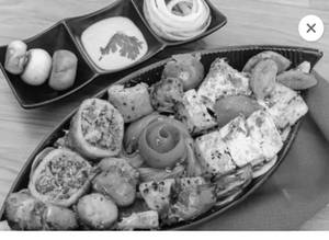 Veg Tandoor Platter [16 Pcs]