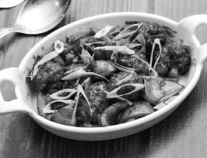 Veg Manchurian - Served with Sauce 