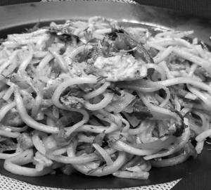 Schezwan Chicken Fried Noodles