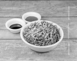 Butter Garlic Hakka Noodles