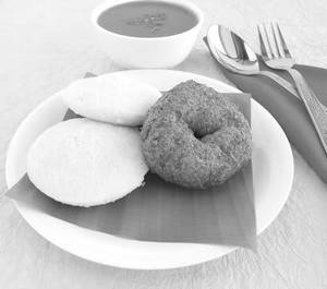 Idli {2pieces}and Vada {1pieces}