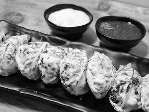 Chicken Afghani Momos [8 Pieces]