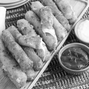 Cheesy Mozzarella Cheese Sticks [6 Pieces]
