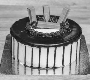 Kitkat Cake