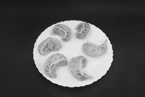 Veg Mixed Steamed Momos[5 Pieces]