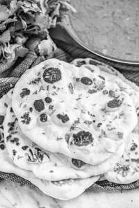 Plain naan                                                                         