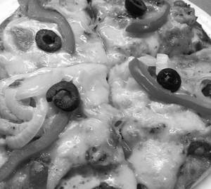 8" Veg Extavaganza pizza 8ins