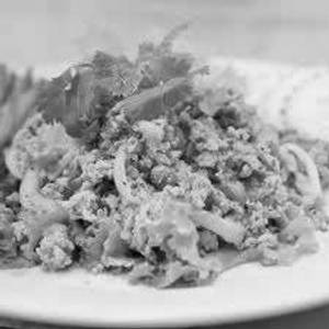 Laab Kai Fragrant,chicken With Onion, Fresh Mint And Chilli Flakes