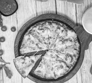 Paneer tikka pizza