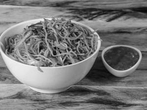 Schezwan Noodles Veg