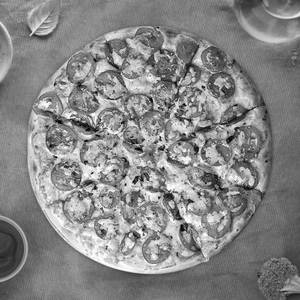 Classic Margherita Pizza