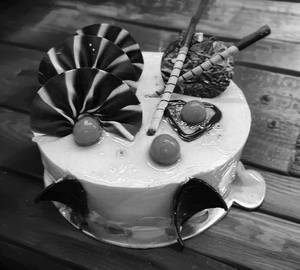 Rich Pineapple Cake [500 grams]+Knife+Candle+Optional Tag