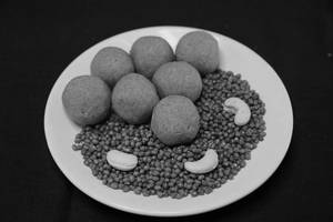 Pasipayaru Laddu [250 Grams]