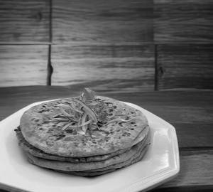 Pyaj Paratha 2