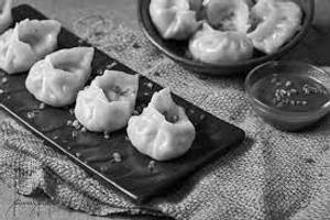 Steamed Chilli Paneer Momos